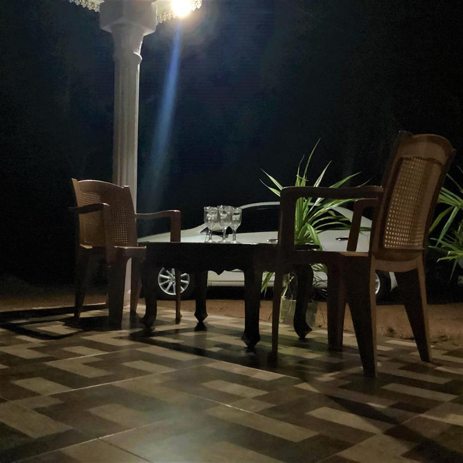 Grand Refuge Holiday Rooms อนุราธปุระ ภายนอก รูปภาพ