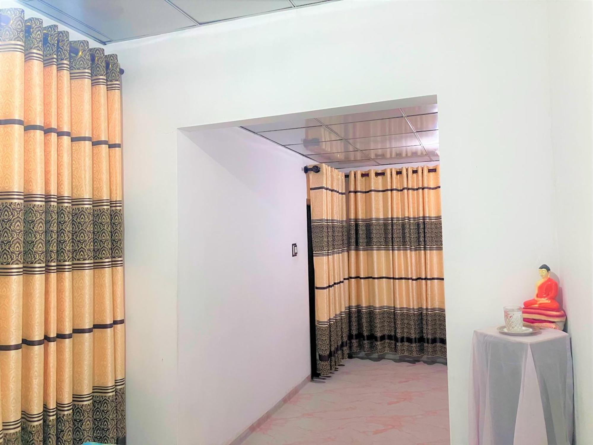 Grand Refuge Holiday Rooms อนุราธปุระ ภายนอก รูปภาพ